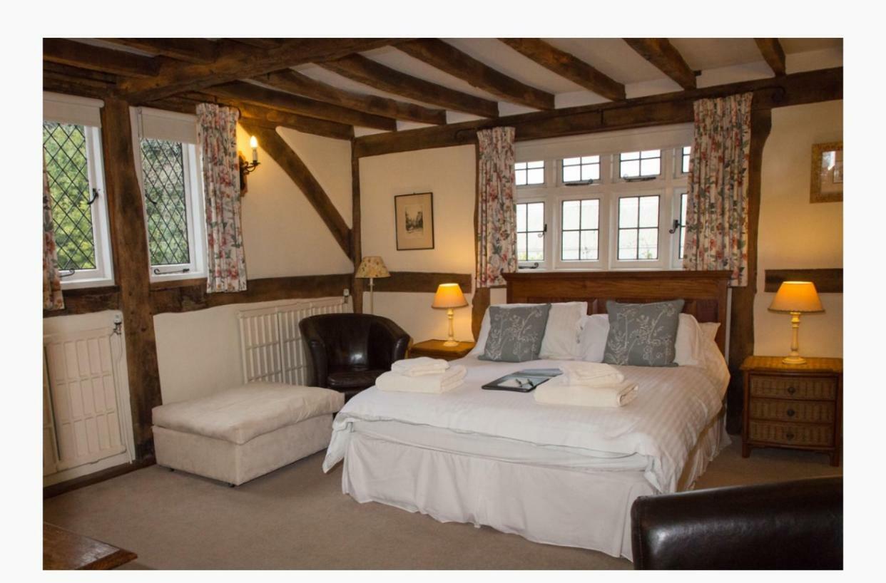 The Old Farmhouse Windsor Exterior foto